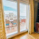 Modern In With Sea View Apartamento *
